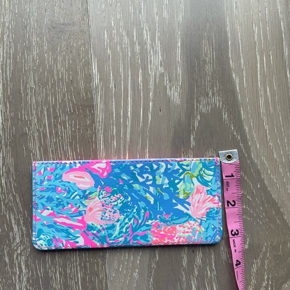 Lilly Pulitzer Card Wallet - Picture 3 of 4